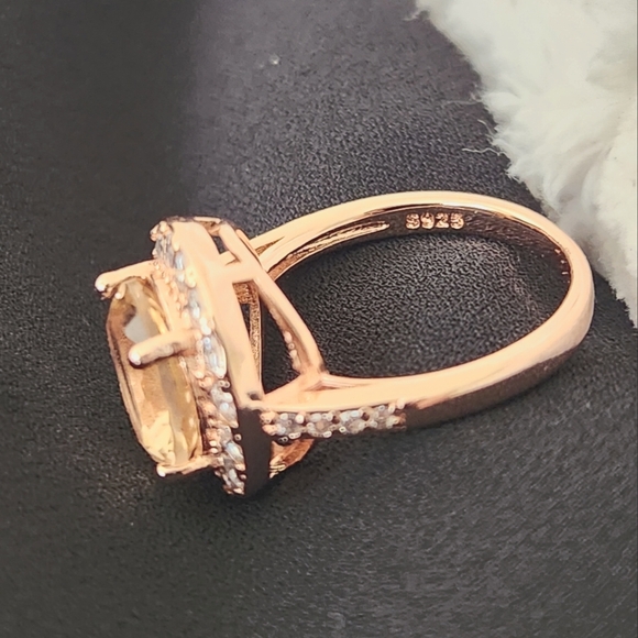 Charm Rose Gold Cocktail Ring - Picture 4 of 5